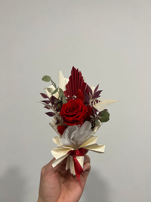 Bild in Slideshow öffnen, &#39;From me to You&#39; Infinity Bouquet
